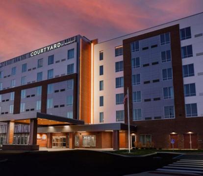 Photo of Courtyard by Marriott Indianapolis Fishers