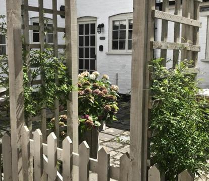 Photo of Courtyard Cottages Lymington