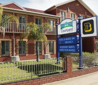 Photo of Courtyard Motor Inn