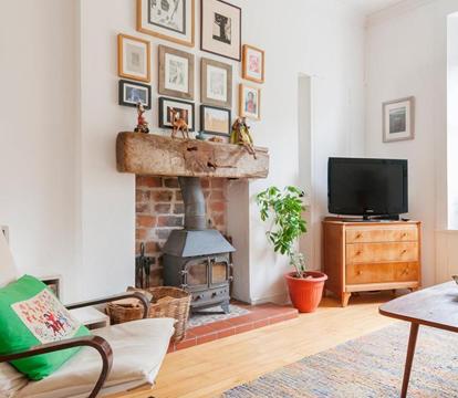 Photo of Cozy with Character Vibrant Cottage Style Flat at Leith Links Park