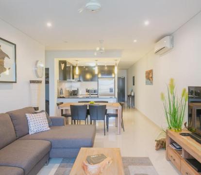 Photo of Crocs on Cavenagh