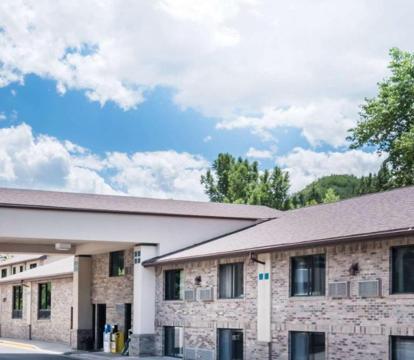 Photo of Super 8 by Wyndham Deadwood Black Hills Area