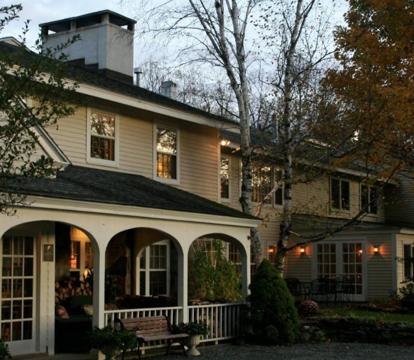 Escape to Romance: Unwind at Our Handpicked Selection of Romantic Hotels in West Dover (Vermont)
