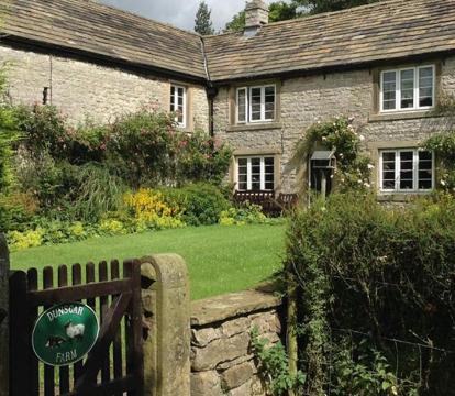 The most romantic hotels and getaways in Castleton (Derbyshire)