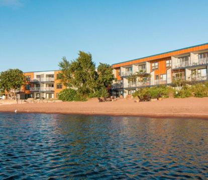Escape to Romance: Unwind at Our Handpicked Selection of Romantic Hotels in Grand Marais (Minnesota)