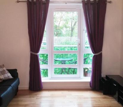 Photo of Edinburgh Holiday Apartment - Central Location