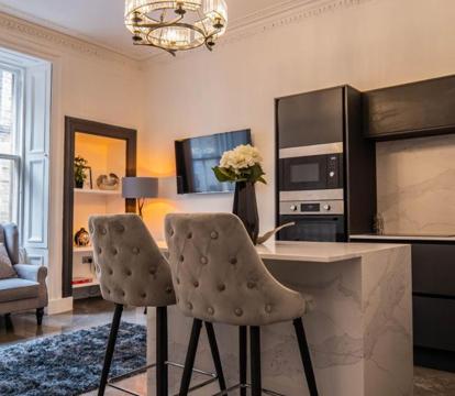 Photo of Edinburgh luxury apartment by the castle