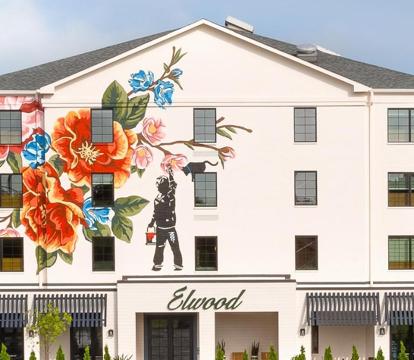 Photo of Elwood Hotel & Suites