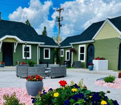 Best romantic and charming adults only hotels in South Dakota