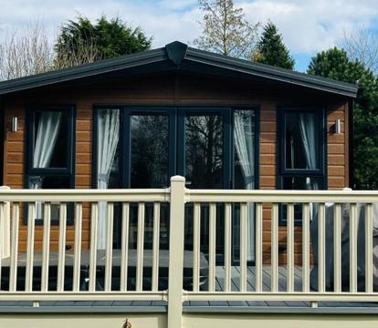 Photo of Fairview Lodge with Hot Tub