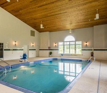 Photo of Country Inn & Suites by Radisson, Fond du Lac, WI