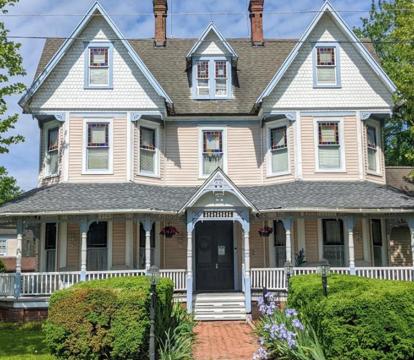Photo of Garden and Sea Inn