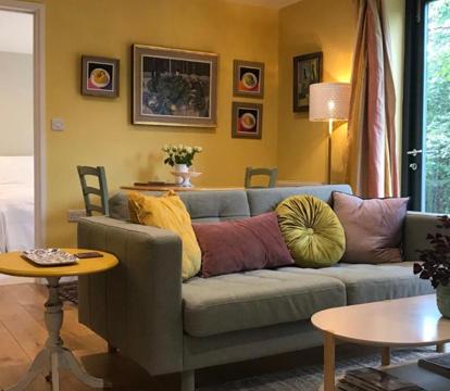 Photo of Garden hideaway, self-contained, edge of Bath