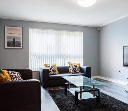 Photo of VH Lush Gated Cardiff Flat with FastWifi and Parking