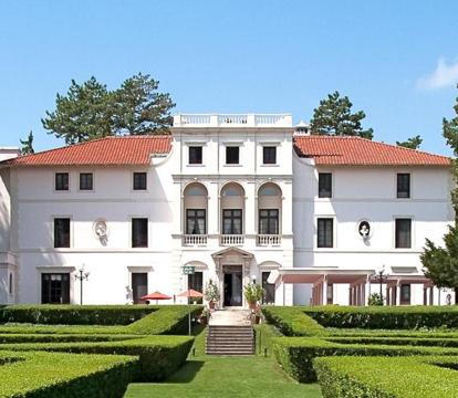 Photo of Geneva On The Lake Boutique Resort Hotel