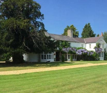 Photo of Glyn Isa Country House B&B and self catering Lodge