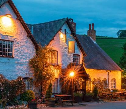 Photo of West Arms Hotel