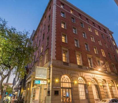 Photo of The Chancellor on Currie