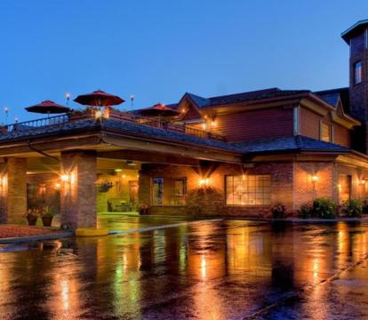 Photo of Grand Gateway Hotel