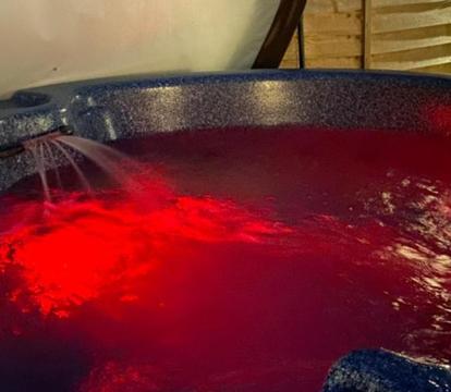 Photo of GROOMS COTTAGE OUTSIDE HOT TUB