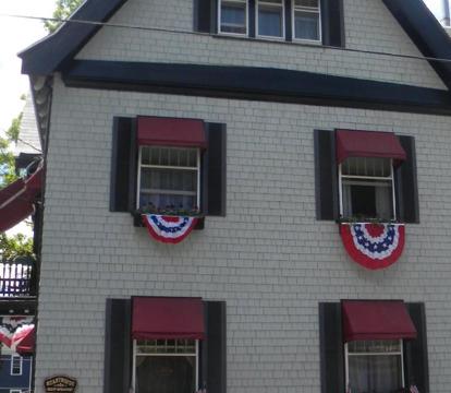 Photo of Hearthside Inn