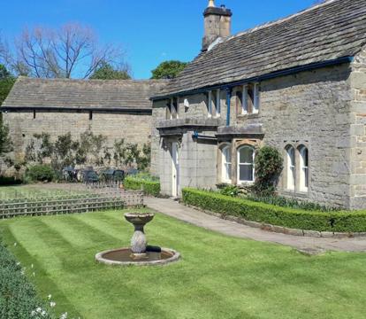 The most romantic hotels and getaways in Baslow (Derbyshire)