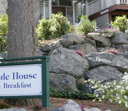 Photo of Hillside House Bed and Breakfast