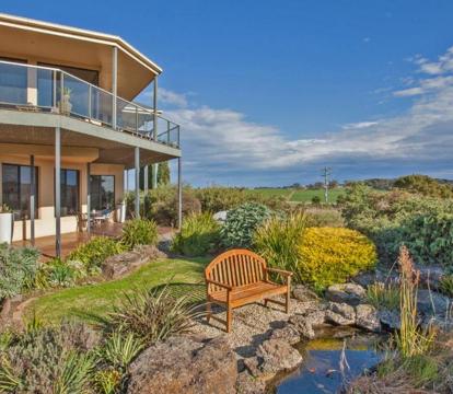 Photo of Hilltop Apartments Phillip Island