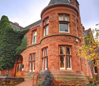 SpaHotels in Ballater (Grampian)