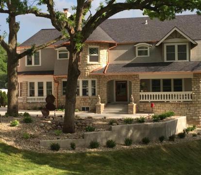 Photo of Historical Oscar Lofquist house in the heart of Des Moines