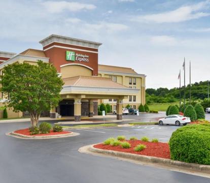Best hotels with Spa and Wellness Center in Burlington (North Carolina)