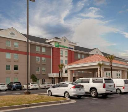 Photo of Holiday Inn Express Myrtle Beach-Broadway at the Beach, an IHG Hotel