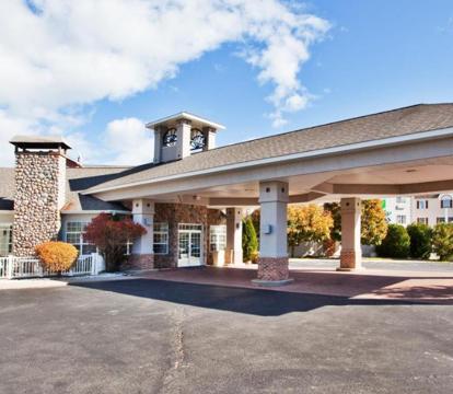 Photo of Holiday Inn Express Lake Front - St Ignace, an IHG Hotel