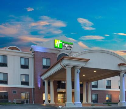 Photo of Holiday Inn Express Hotel & Suites Concordia US 81, an IHG Hotel