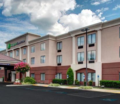 Photo of Holiday Inn Express Ashland, an IHG Hotel