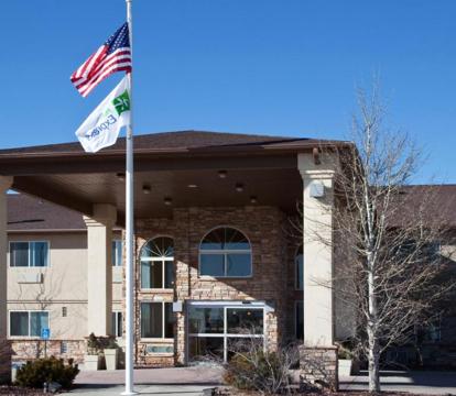 Best hotels with Spa and Wellness Center in Torrington (Wyoming)