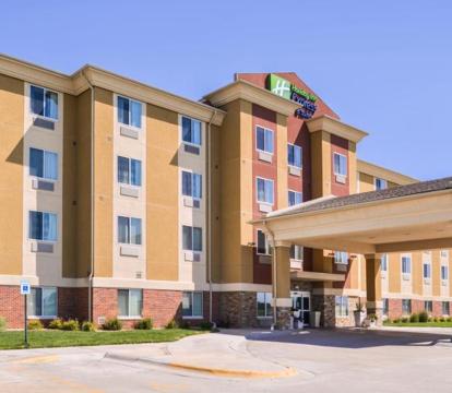 Best hotels with Spa and Wellness Center in York (Nebraska)