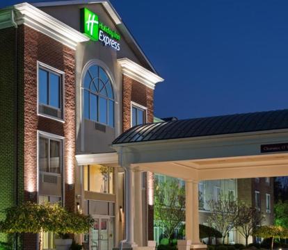 Photo of Holiday Inn Express Hotel & Suites Youngstown North-Warren/Niles, an IHG Hotel