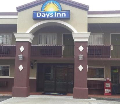 Photo of Days Inn by Wyndham Hot Springs