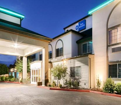 Photo of Best Western Woodland Inn
