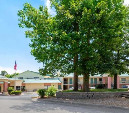 Photo of Super 8 by Wyndham Eureka Springs