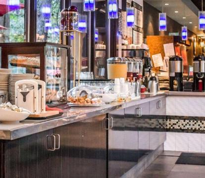 Photo of The Woodlands Inn, Ascend Hotel Collection