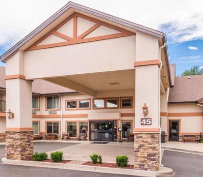 Photo of Magnuson Grand Pikes Peak