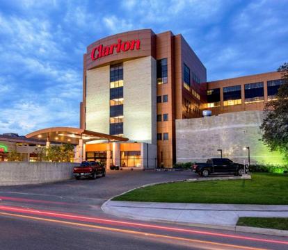Photo of Clarion Hotel & Suites
