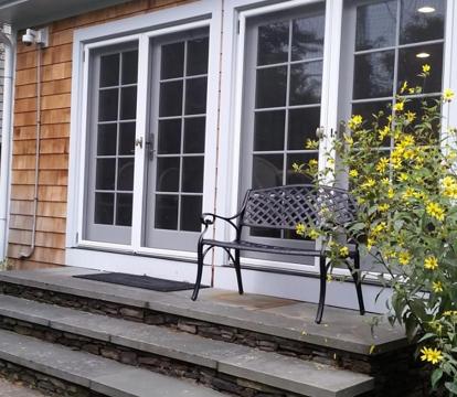 Photo of Howland House Inn