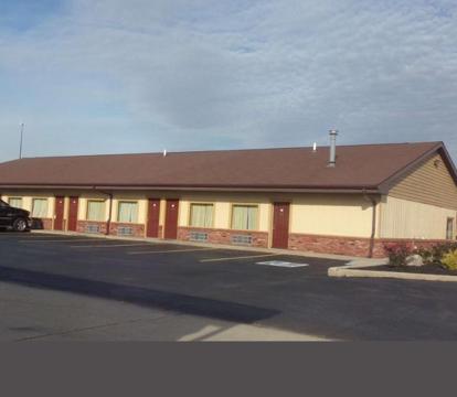 Photo of Huggy Bear Motel - Warren