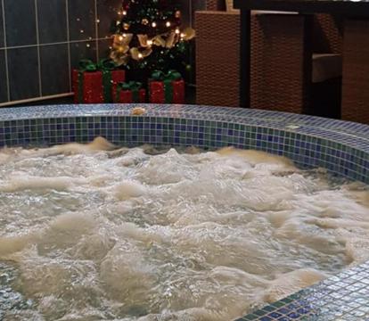 Photo of Igguldene Retreat with Jacuzzi