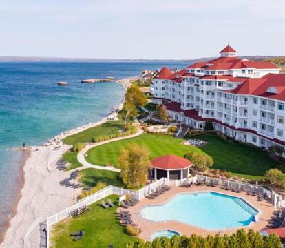 Best hotels with Spa and Wellness Center in Petoskey (Michigan)