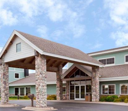 Best hotels with Spa and Wellness Center in Wetmore (Michigan)