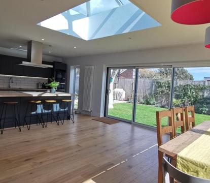 Photo of Iona 4 bed luxury in the heart of Bracklesham Bay